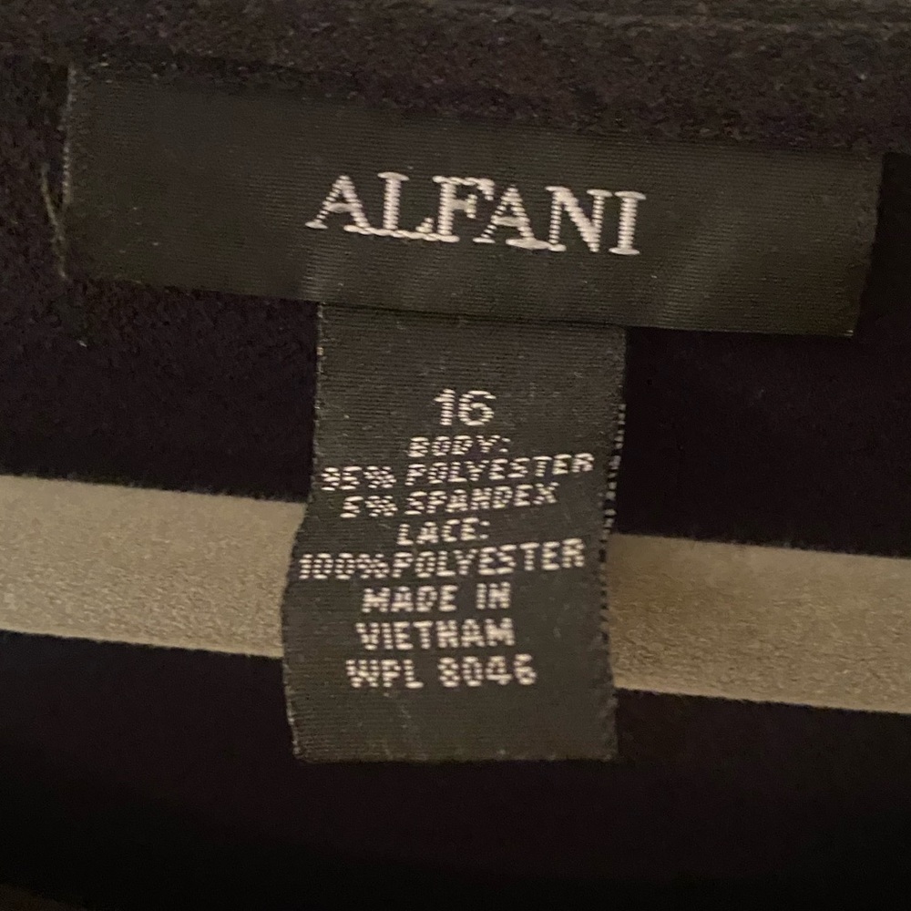 Alfani Black Dress with Lace Detail Size 16. Great used condition. - Picture 5 of 11